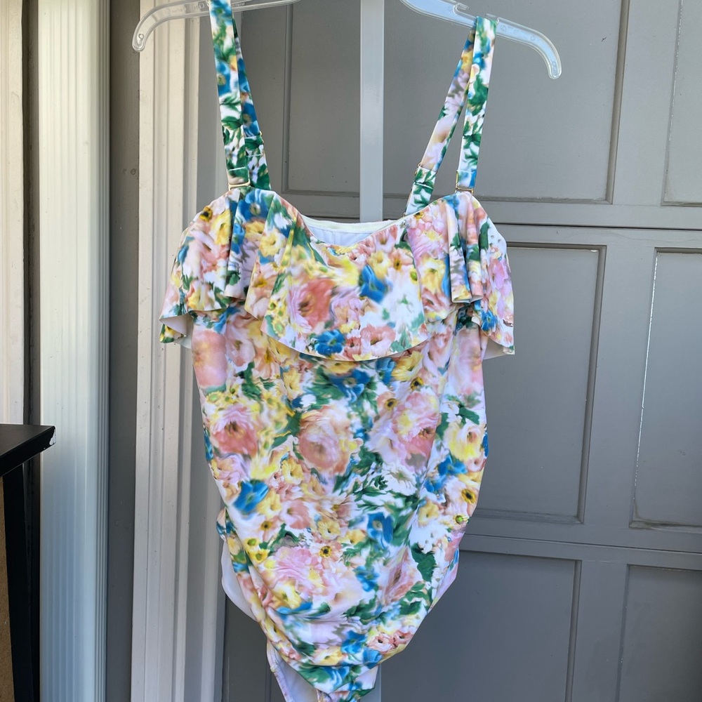 Artesands D cup size 16 one piece